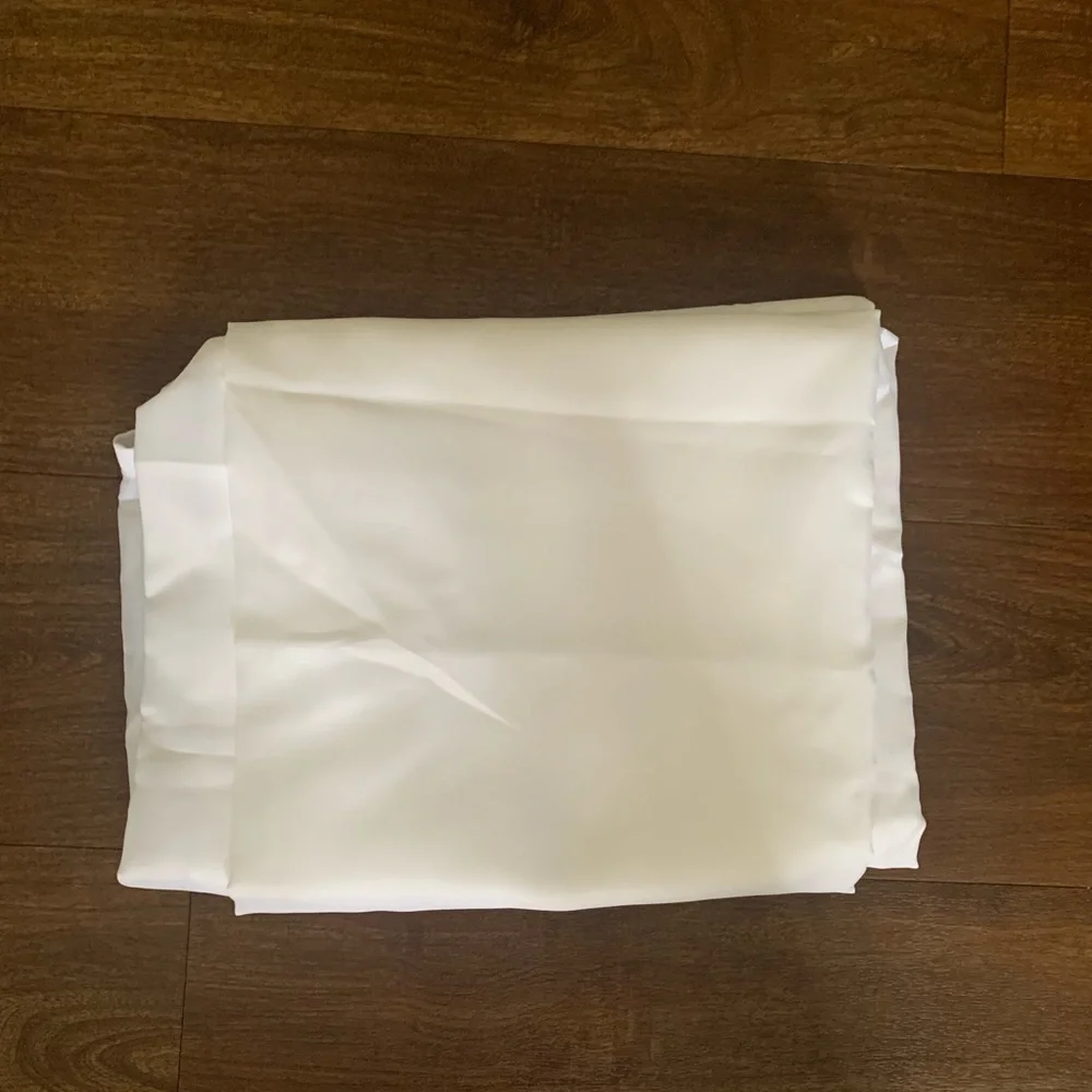 NWOT Slippery Satin Like Fabric Shower Curtain In White 66.5 X 71 100% Polyester